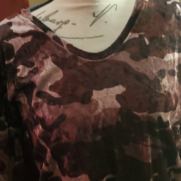 The photo dose no justice to this incredible top T - Picture 6 of 8